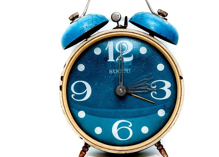 Immagine che raffigura Ora solare: lancette indietro nella notte tra sabato e domenica